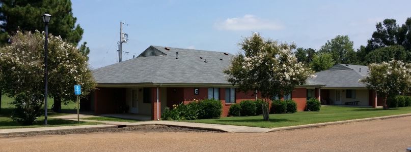 Wide street view of Evergreen