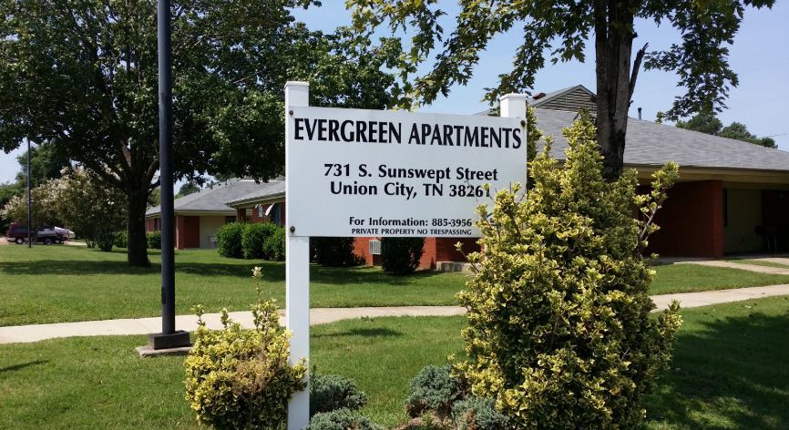 Evergreen Apartments Sign